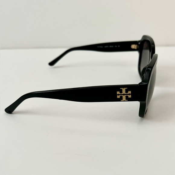 Tory Burch TY7143U Oversize Sunglasses - Picture 3 of 7